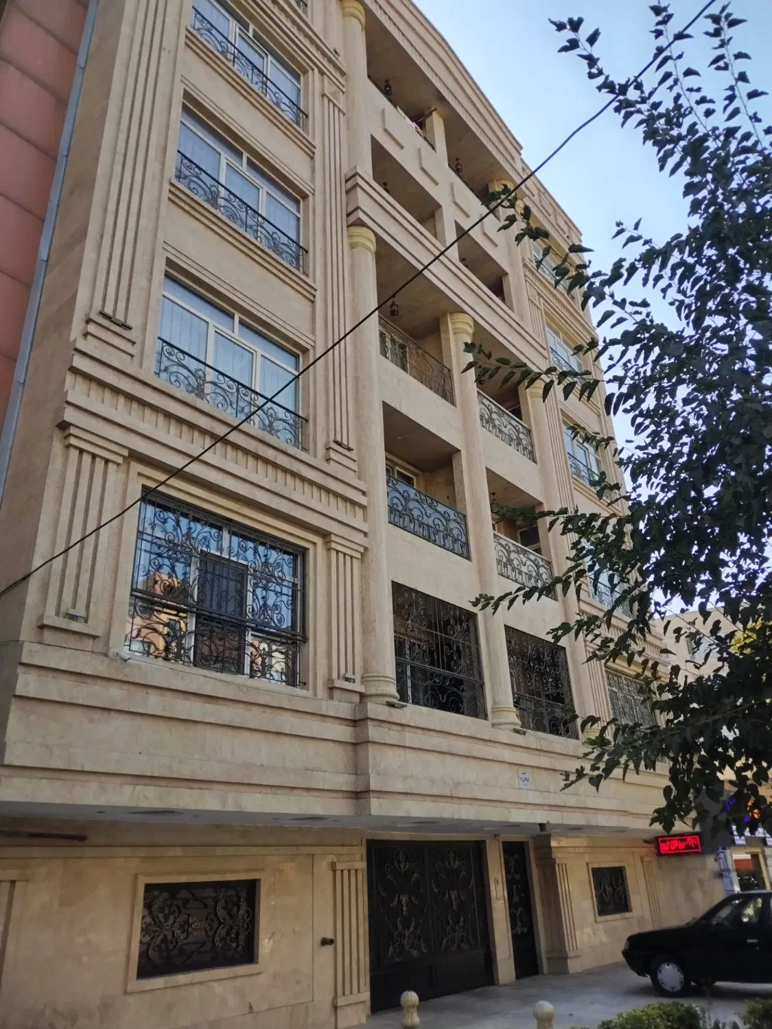 فروش آپارتمان 124 متری 2 خواب در گلشهر
