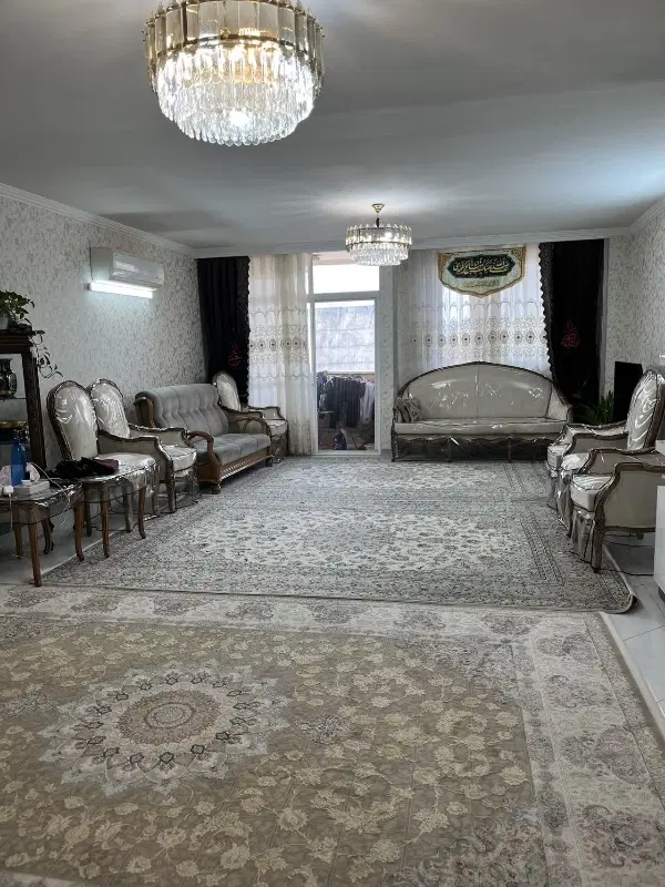آپارتمان ۱۰۱متری خیابان نشاط طبقه سوم