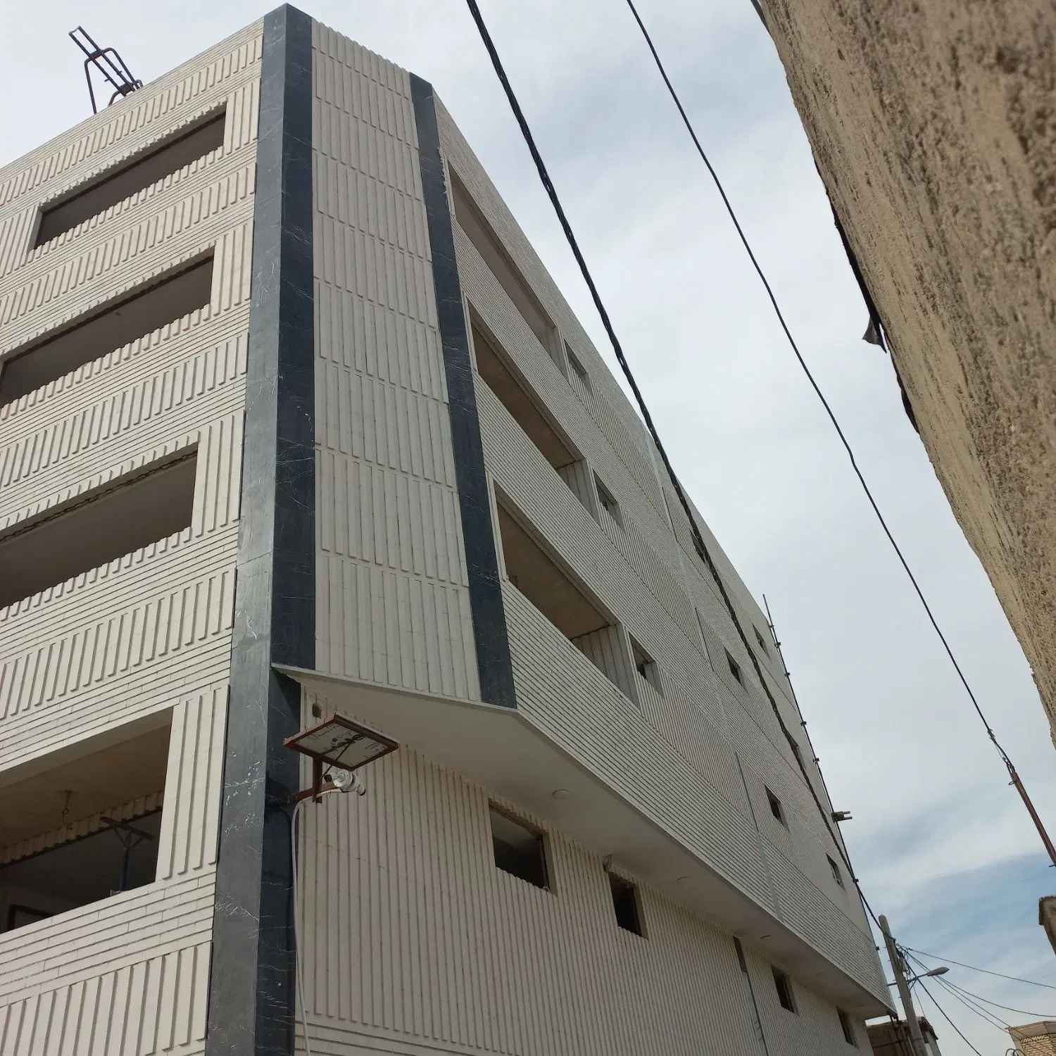 آپارتمان ۱۳۵ متری صفر
