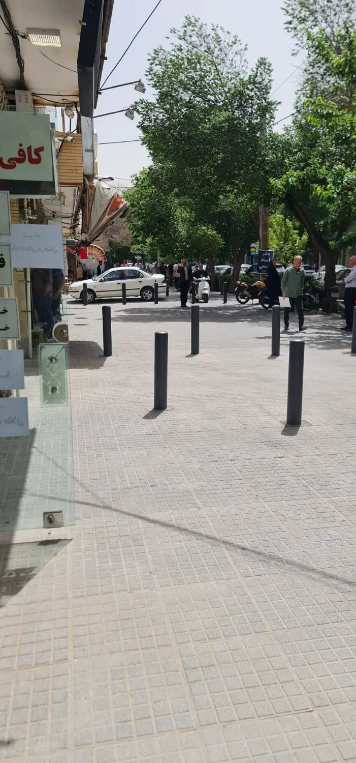 اجاره یک باب مغازه تجاری در خیابان نیکبخت غربی