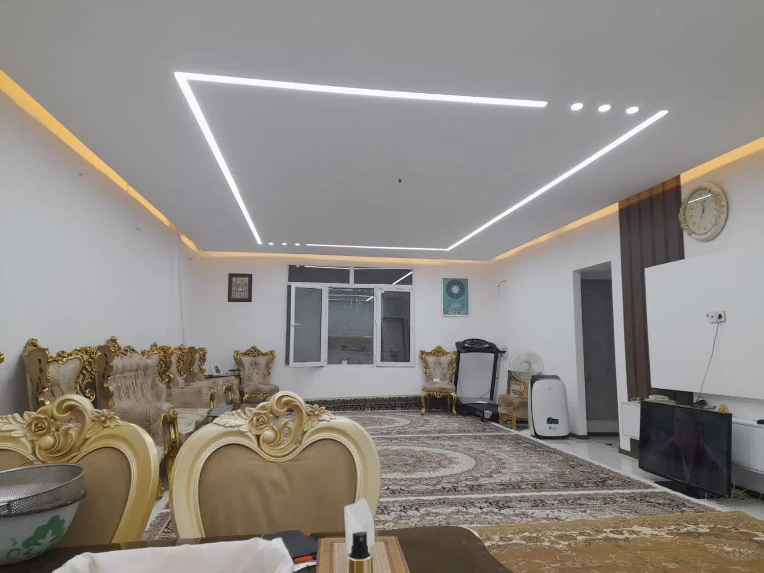 باواحد 120متری.  منطقه سه راه کاشانی