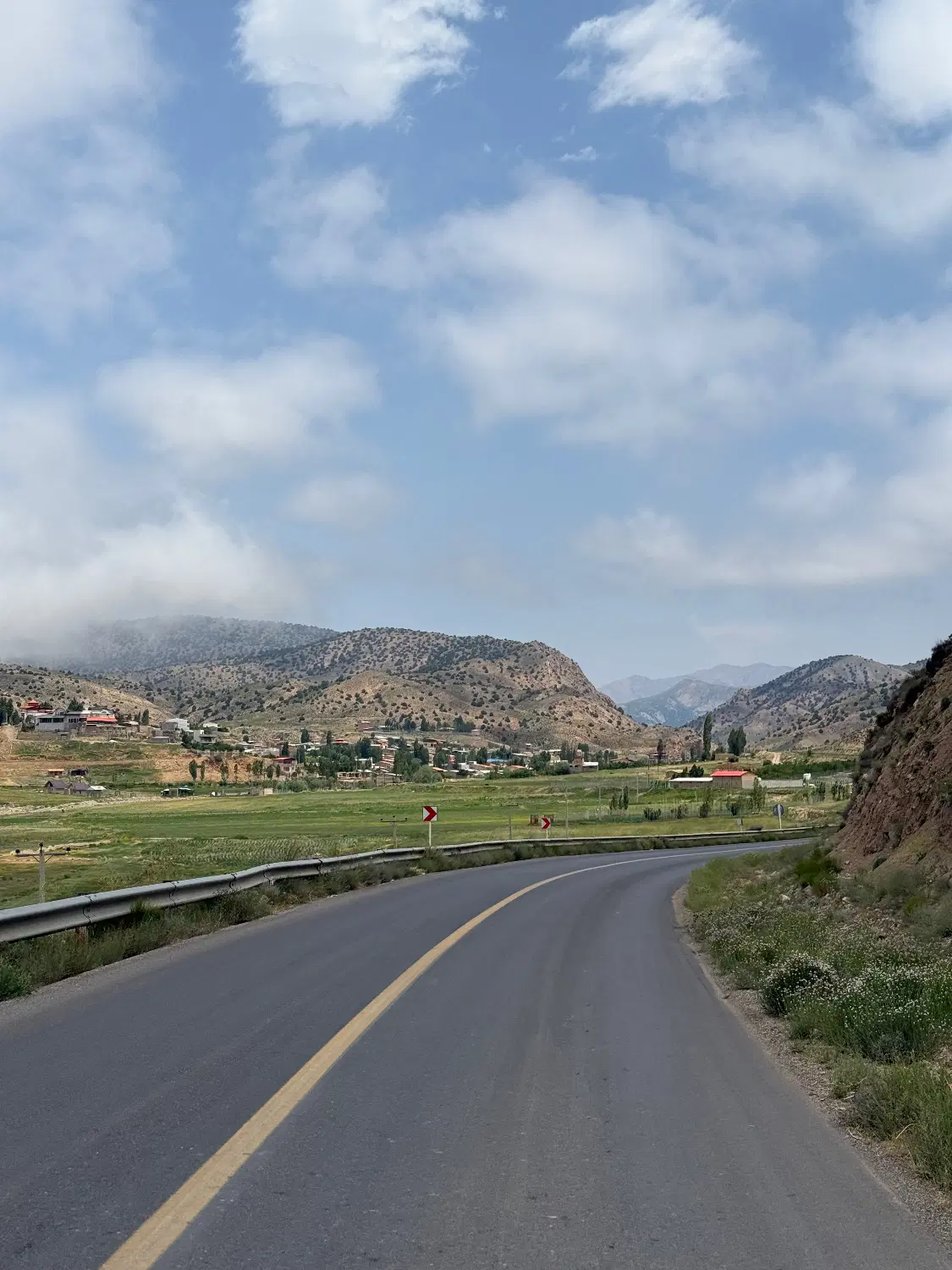 زمین ۳۰۰متری داخل بافت روستای چهارباغ