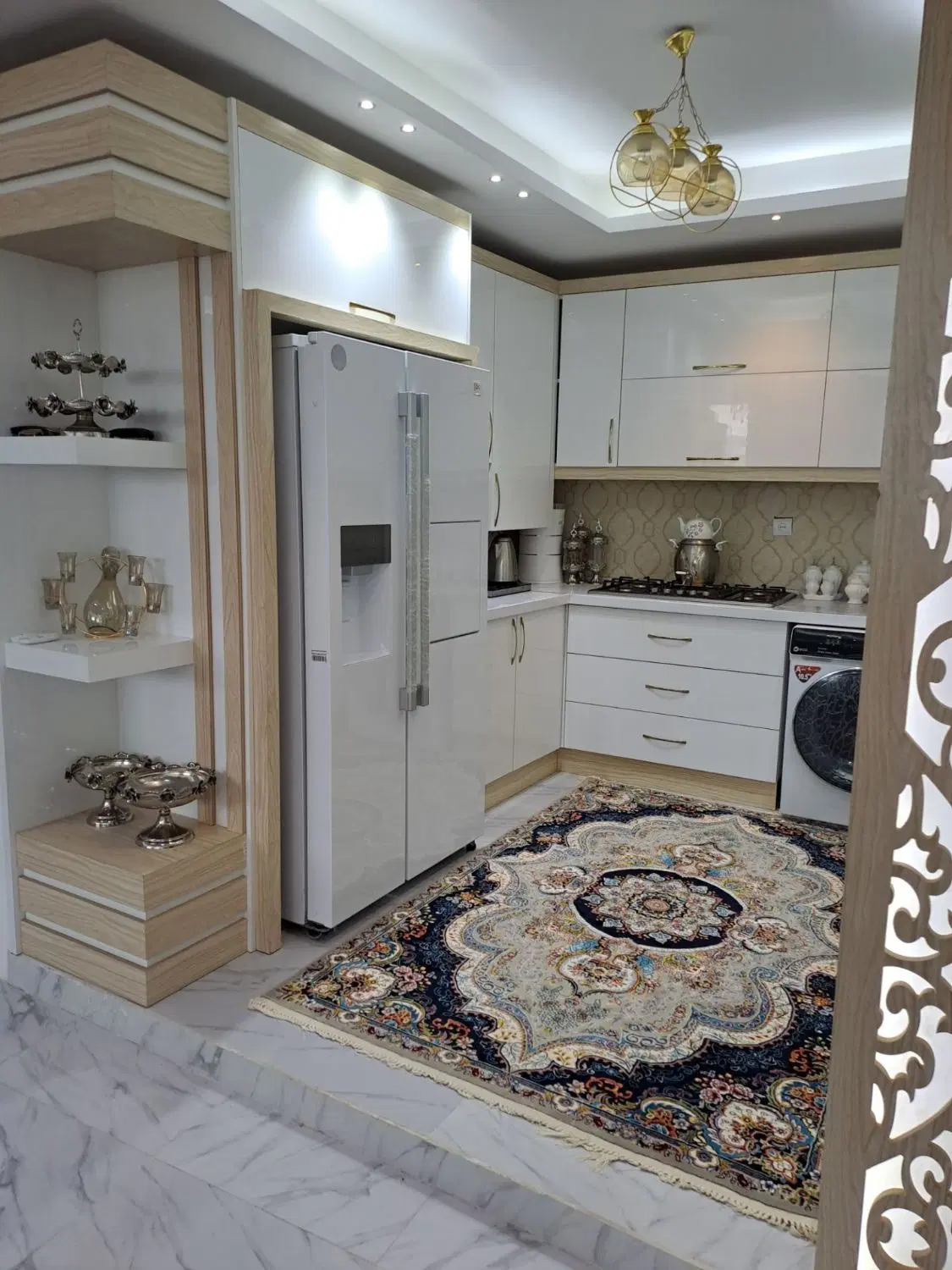 آپارتمان ۱۰۰متری در ۳راه شمس تبریزی