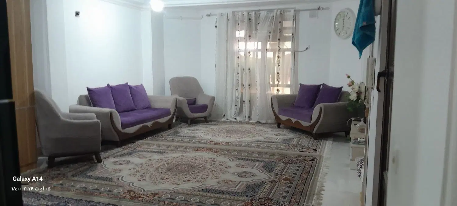 آپارتمان در خیابان دانشگاه