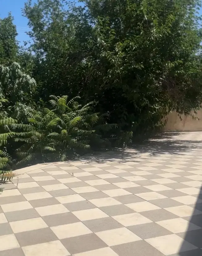 ویلای کلنگی 1270 متر  هفت تیر  سه نبش