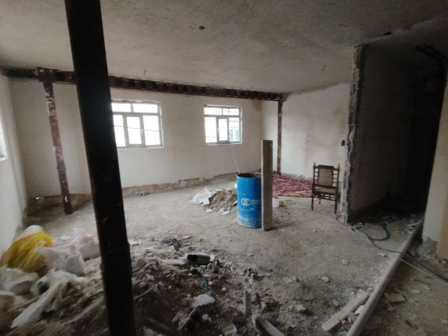 3طبقه دونبش نیمه کاره با زیرزمین.مغازه.وطبقه سوم