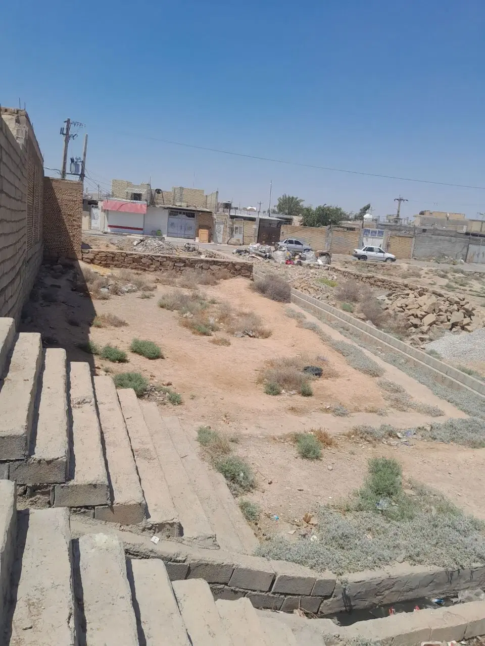 زمین خرمن خاک