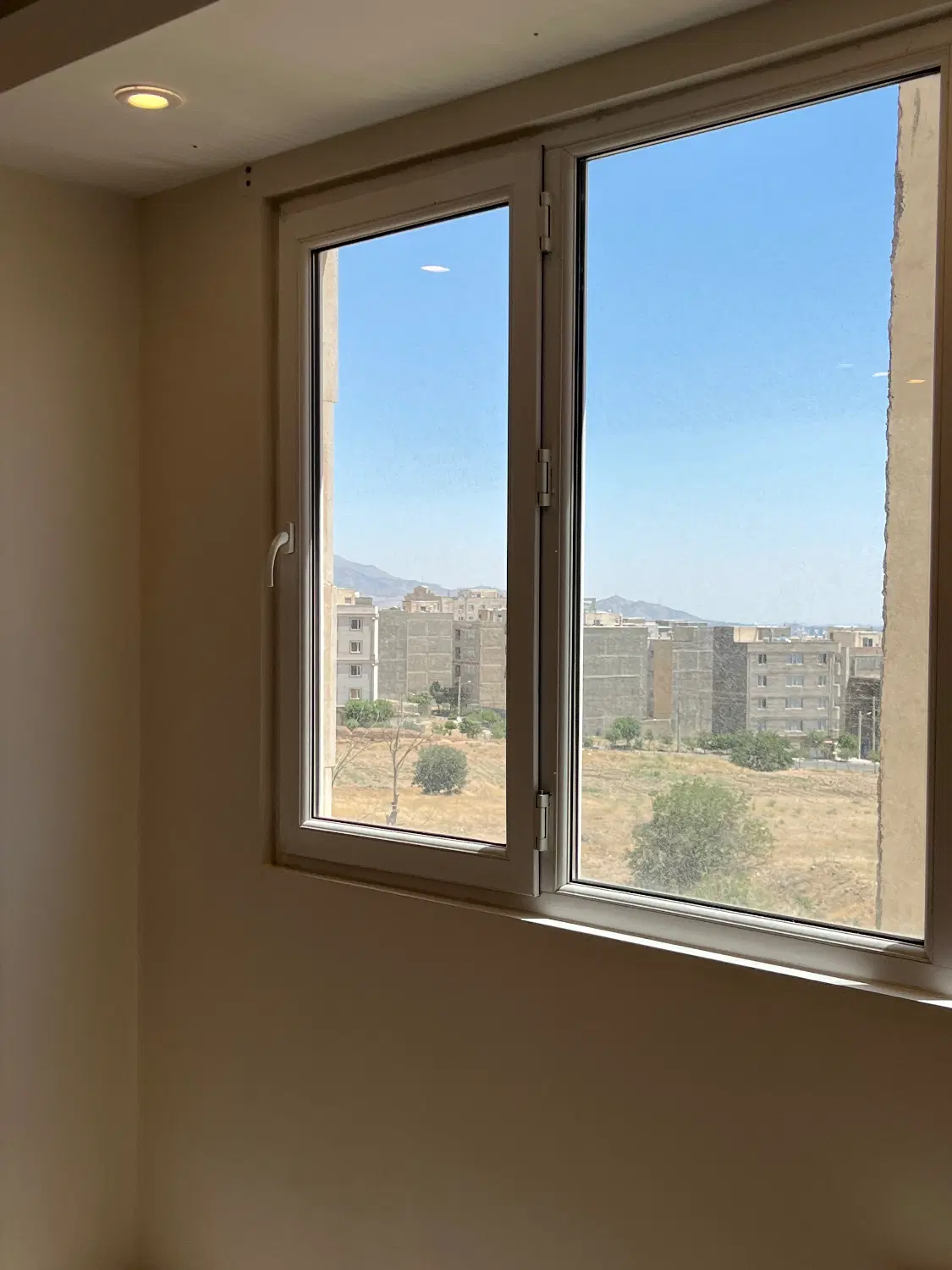 فروش آپارتمان ۳ خواب نوساز باغستان غربی