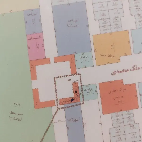 زمین ۶ دنگ تجاری بر ملک محمدی