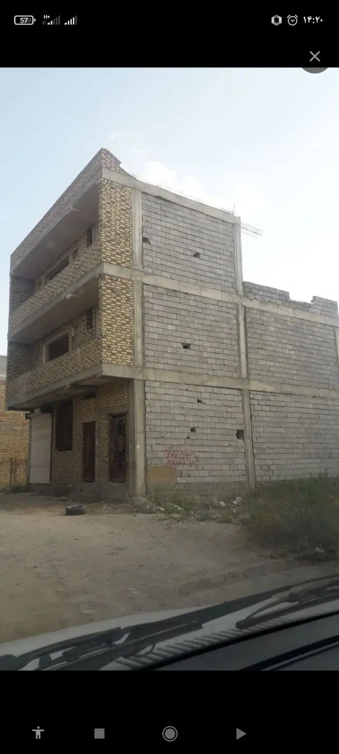ساختمان بتن نیمه ساخت در ولنده