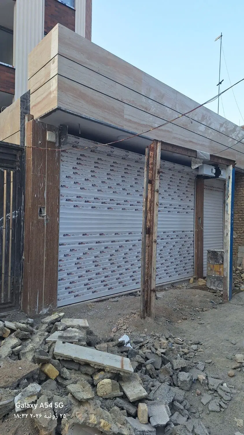 مغازه تجاری بر حکیم شفاهی