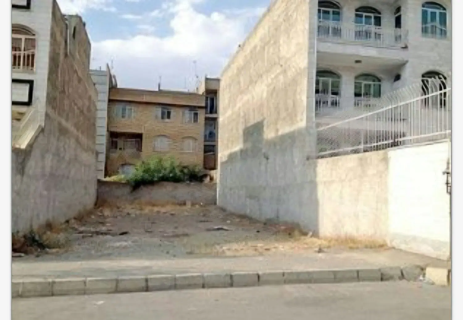 فروش زمین مسکونی   کرهرود خیابان  مدرس کوچه چاهکی