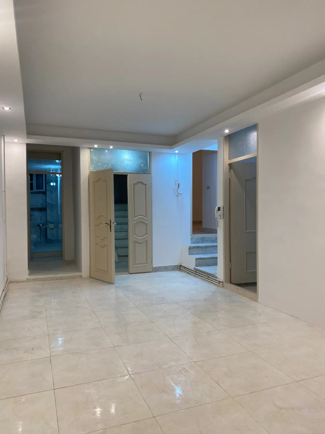 واحد ویلایی روبروی کوی نگین