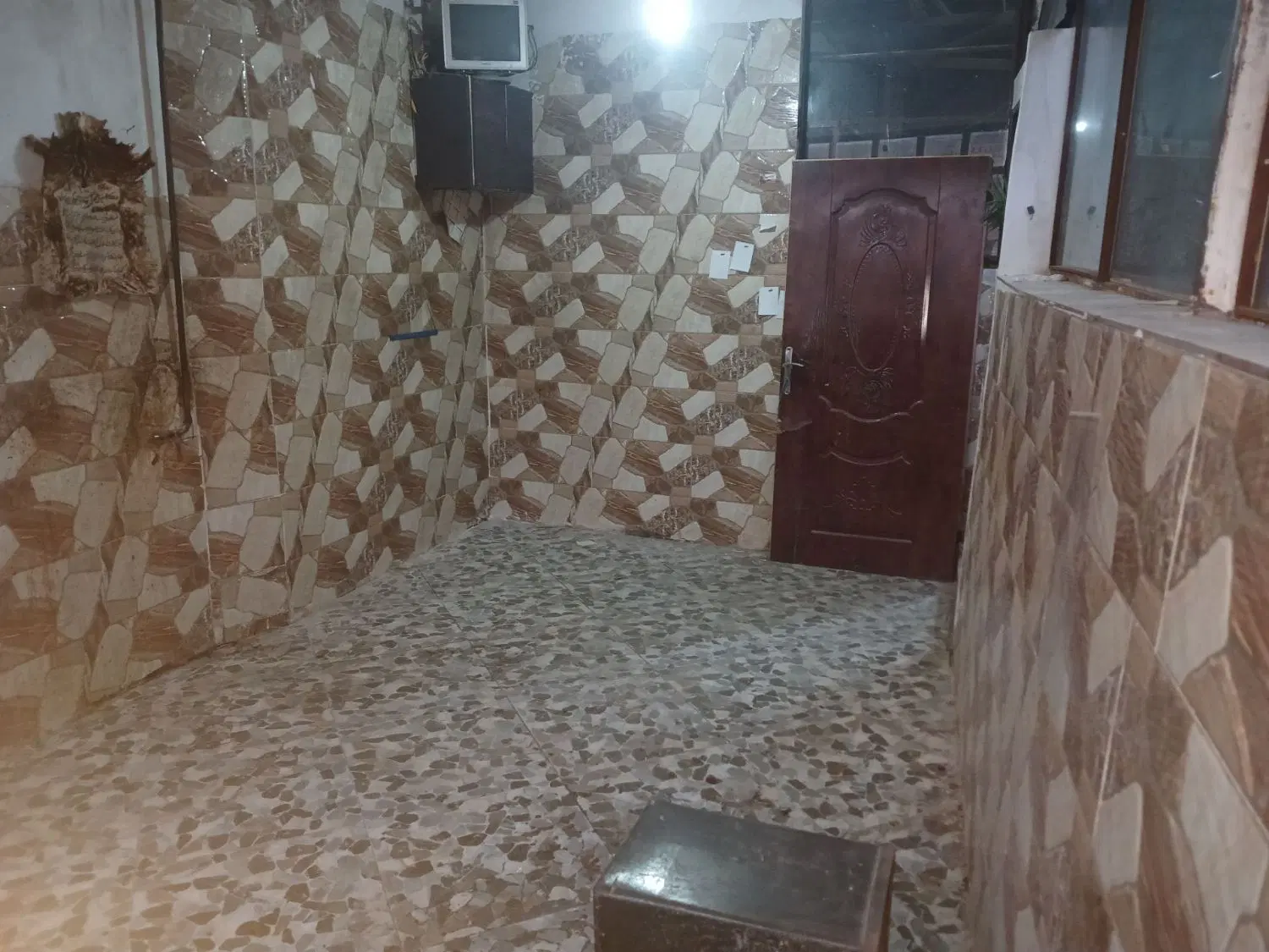 اجاره سالن ۳۸۰ متری واقع در جاده آناخاتون