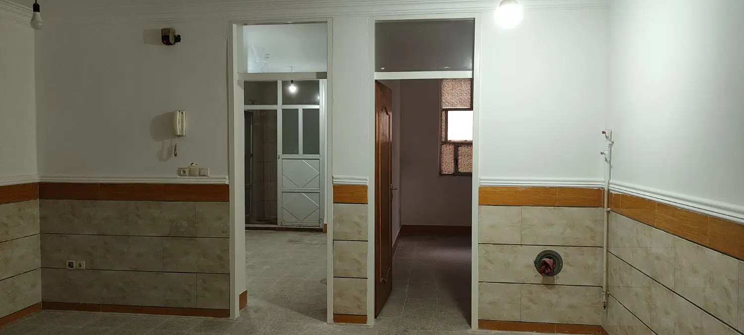طبقه بالا پارک موتور  کوچه 16متری تک برگ