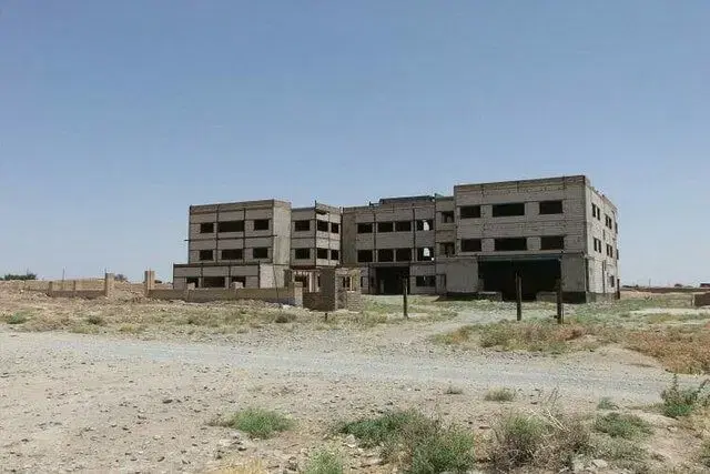 زمین فروشی