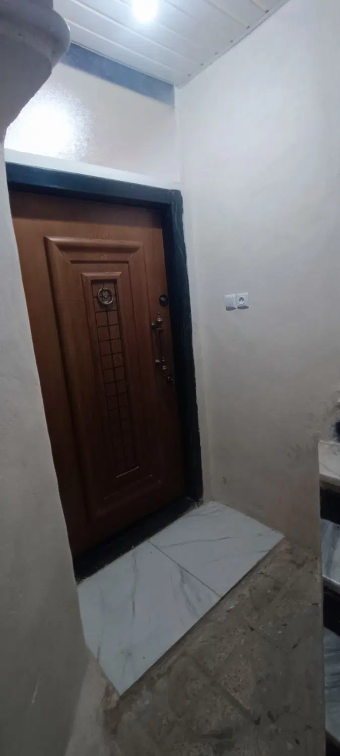 فروش یک واحد مسکونی.