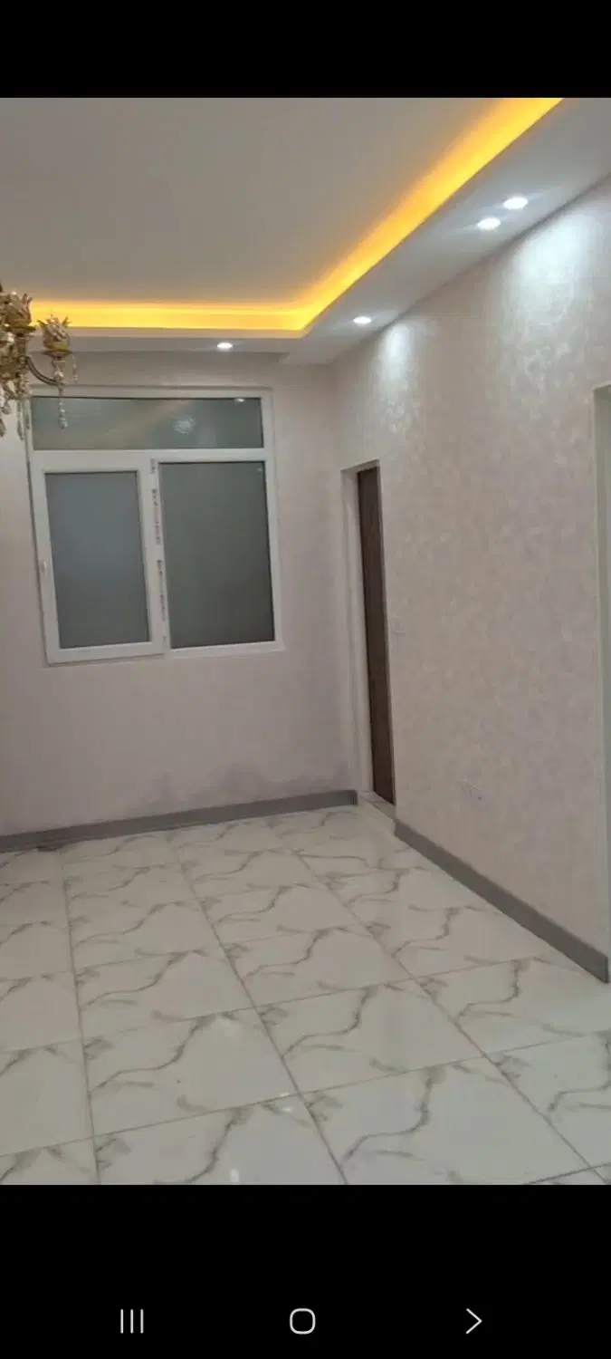 طبقه همکف ۷۰ متری