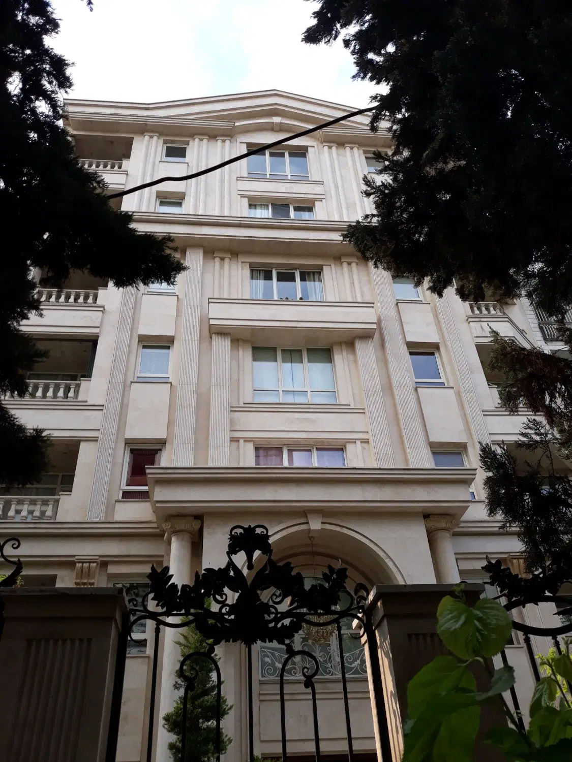 ۱۰۵متر اکازیون واقعی ۸ساله ، یوسف آباد