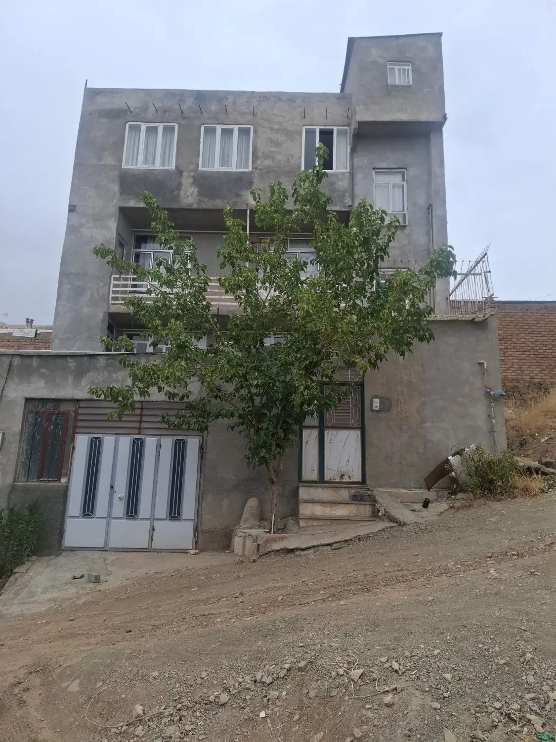 ۳طبقه مسکونی در حسن آباد