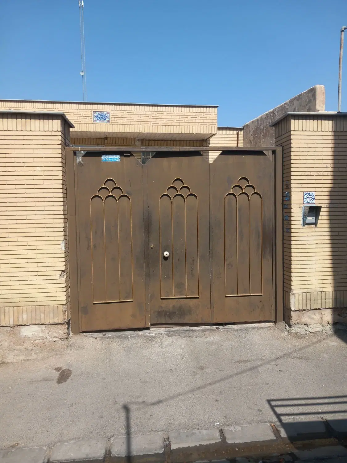فروش منزل ۱۰۵متری و۱۳۰متری کنارهم