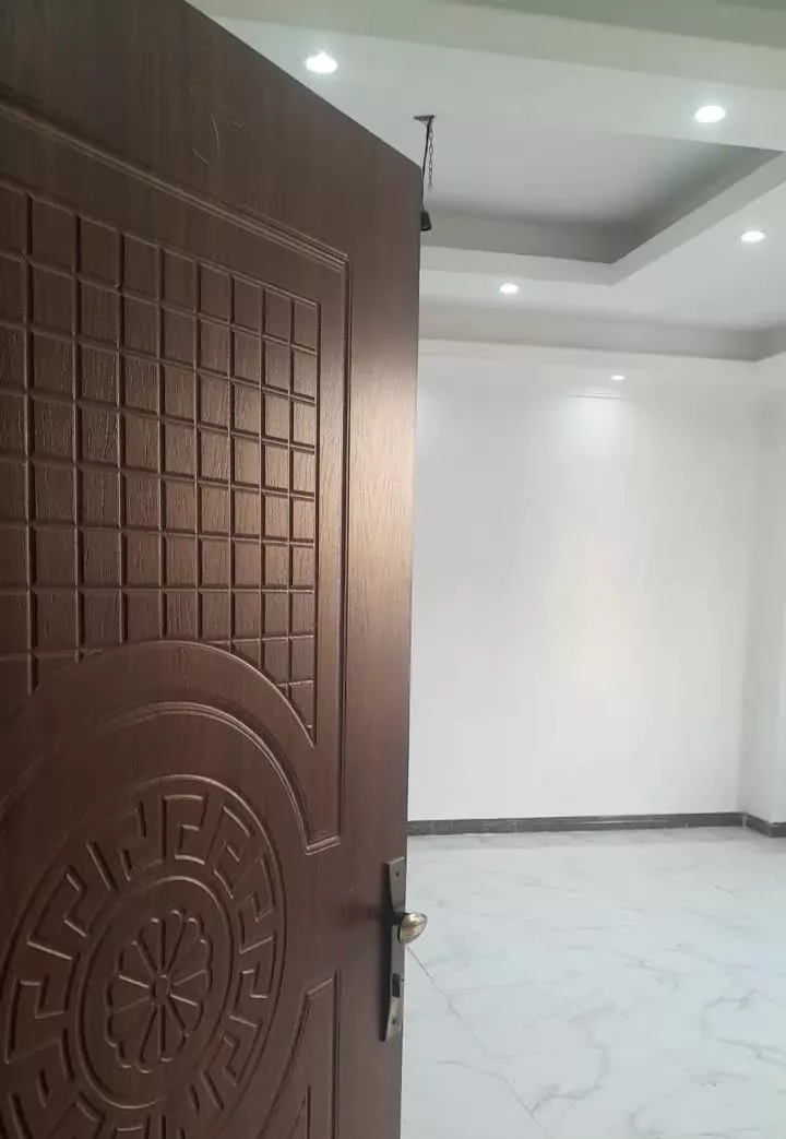 اپارتمان خام می باشد