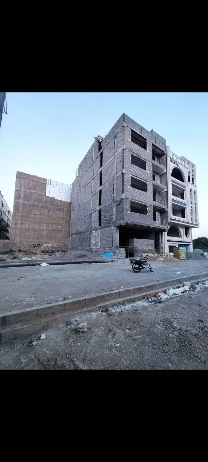 زمین ۲۱۹ متری