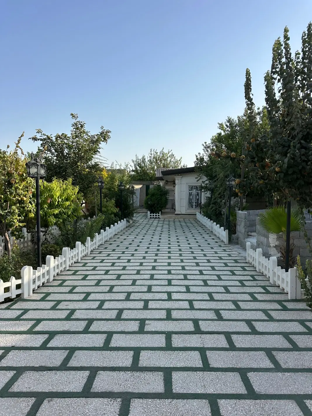 باغ ویلا استخردار