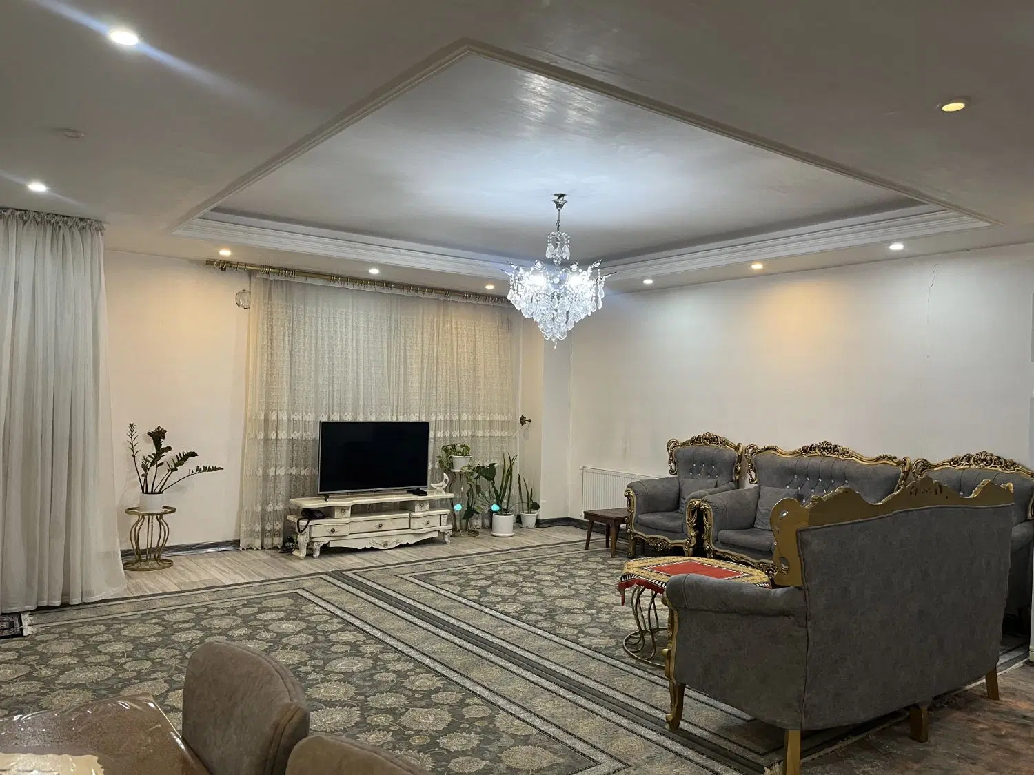 اپارتمان باغ کوچیک. طالقانی