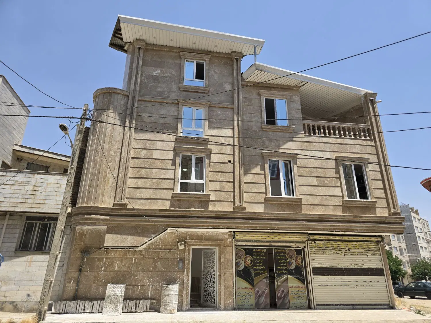 خانه. ویلای ازادگان همراه با مغازه