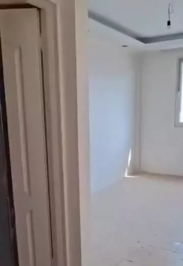 اپارتمان نقلی خوش نقشه نو با آسانسور
