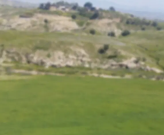 زمین نمره دو  متری مثنی و شناژ بندی شده
