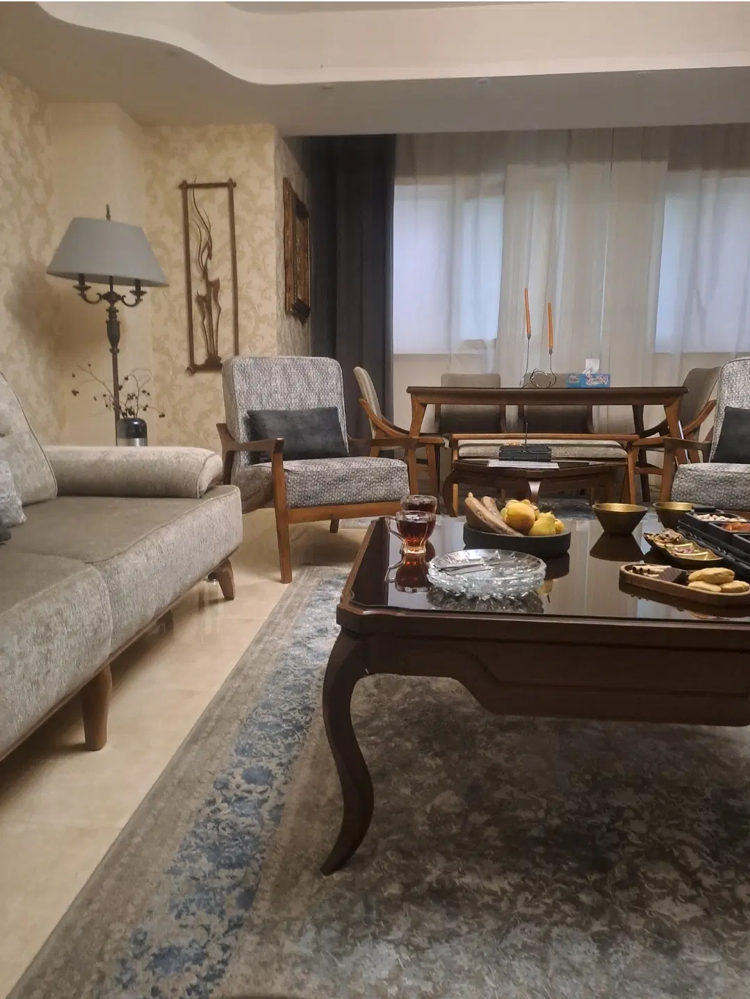 آپارتمان جنوبی کرمزاده