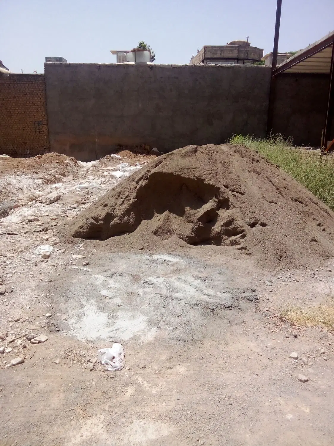 زمین فروشی