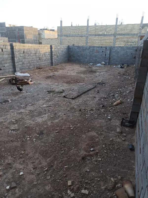 زمین چهار دیواری