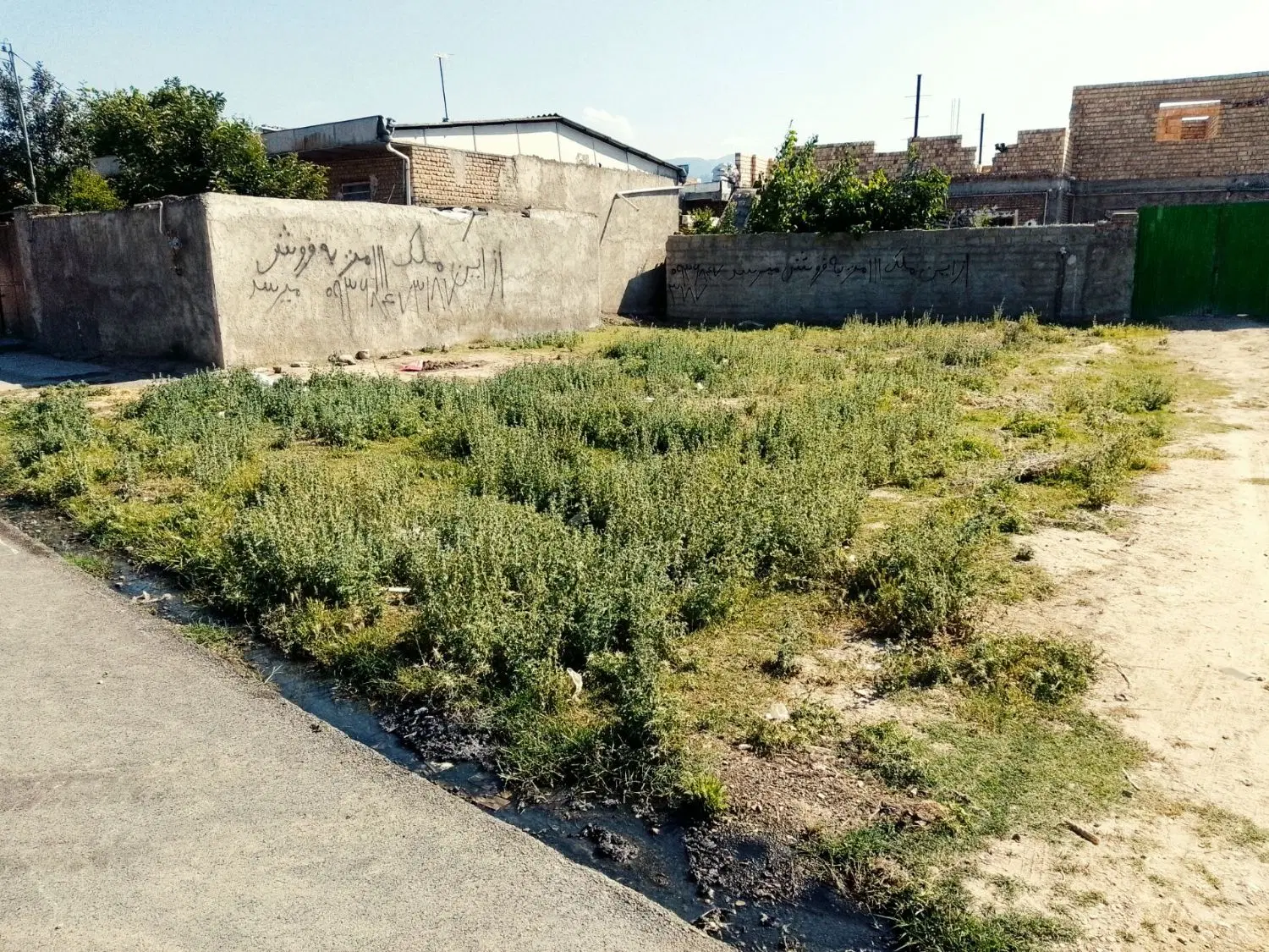 زمین111متری