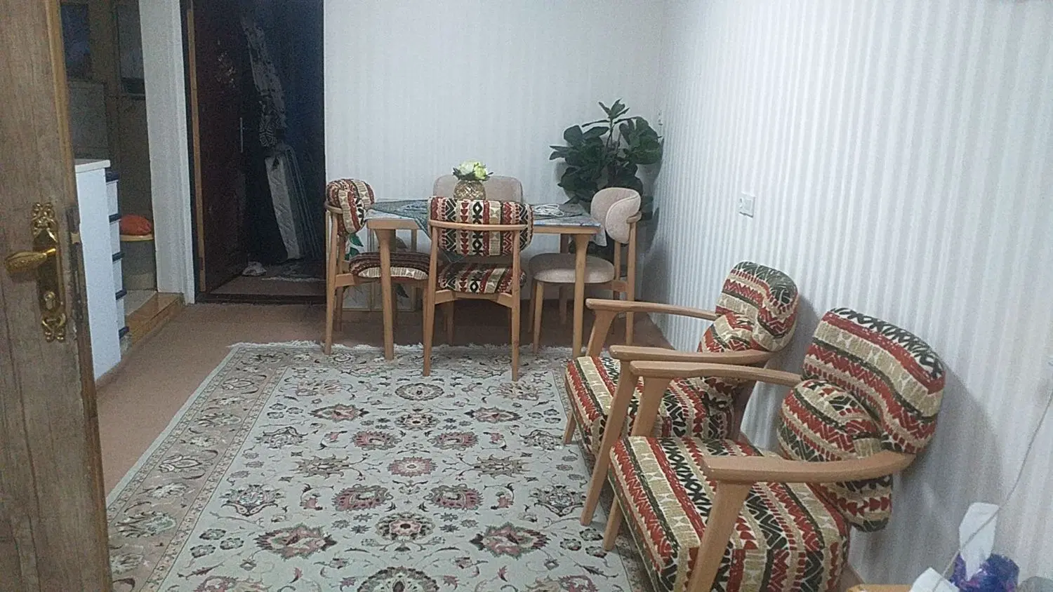 خانه ۹۰ متری سه طبقه اسماعیل آباد