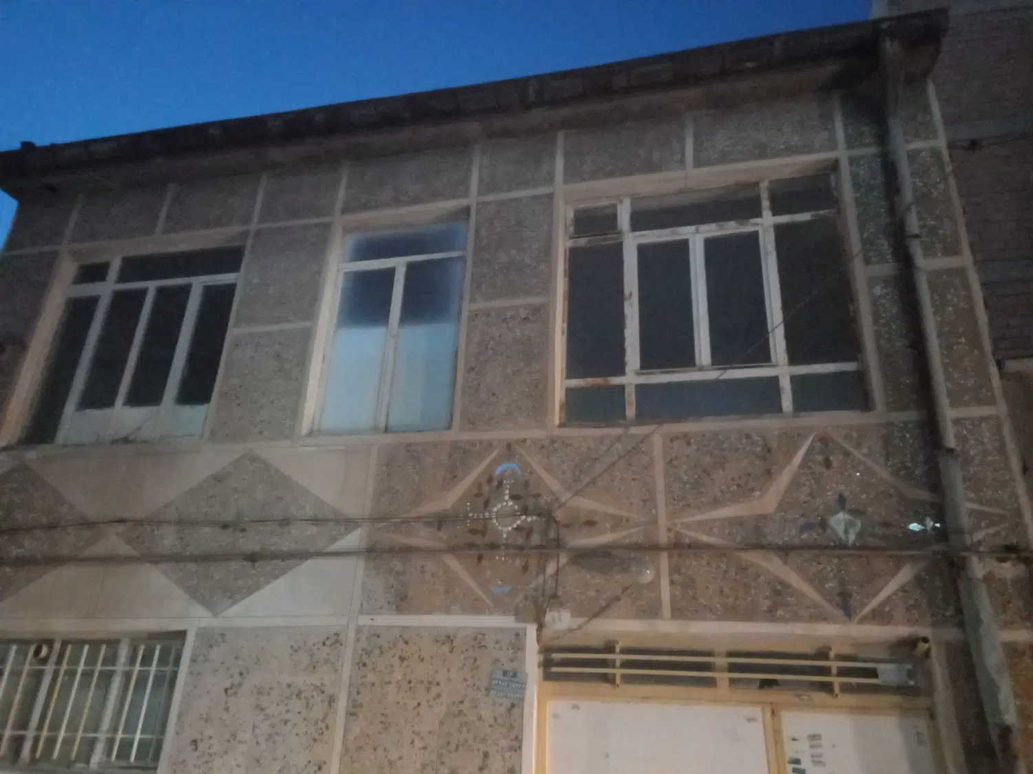 ساختمان قدیمی سند ۶دانگ تک برگ