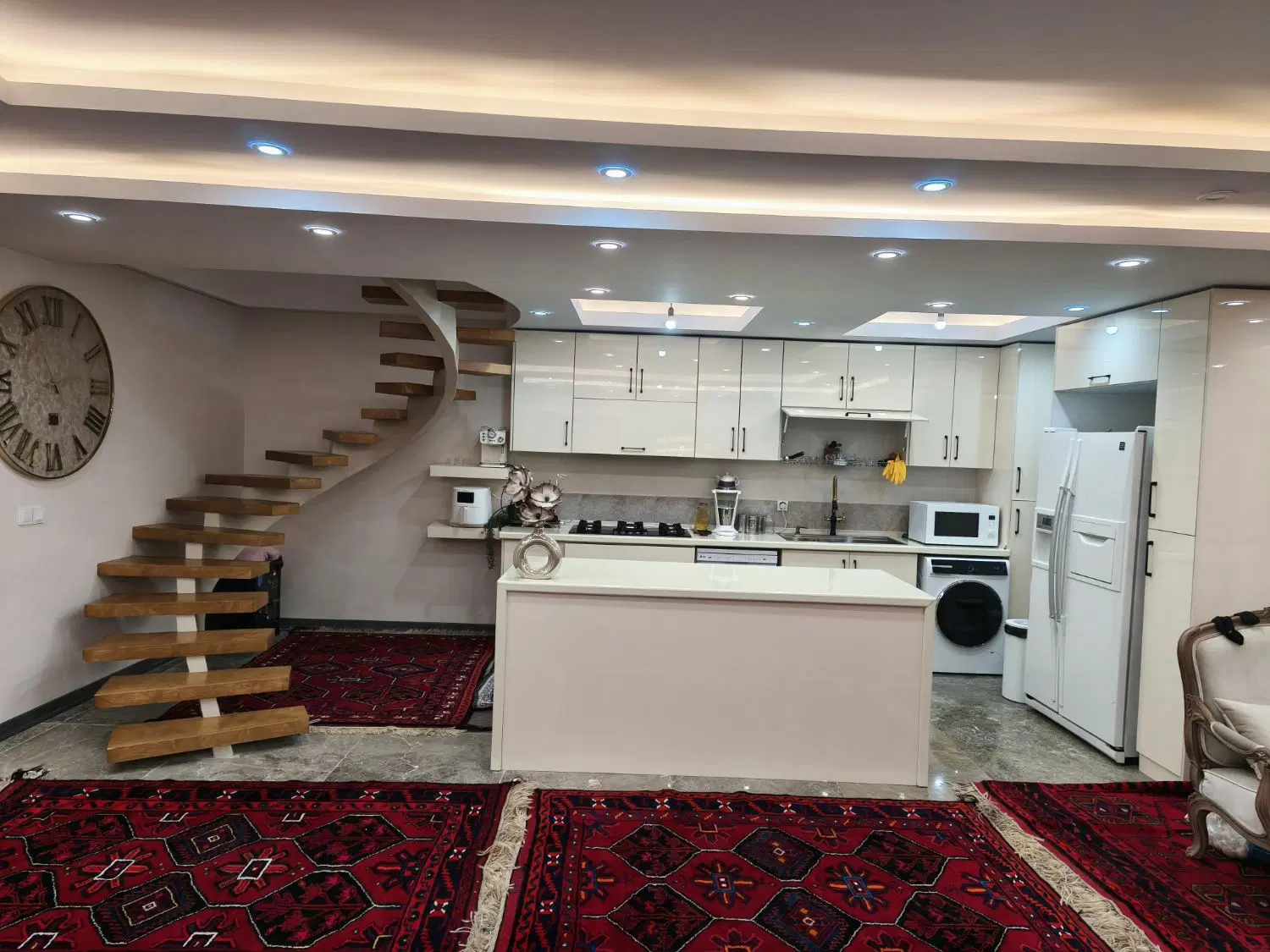 آپارتمان دوبلکس حیاط اختصاصی