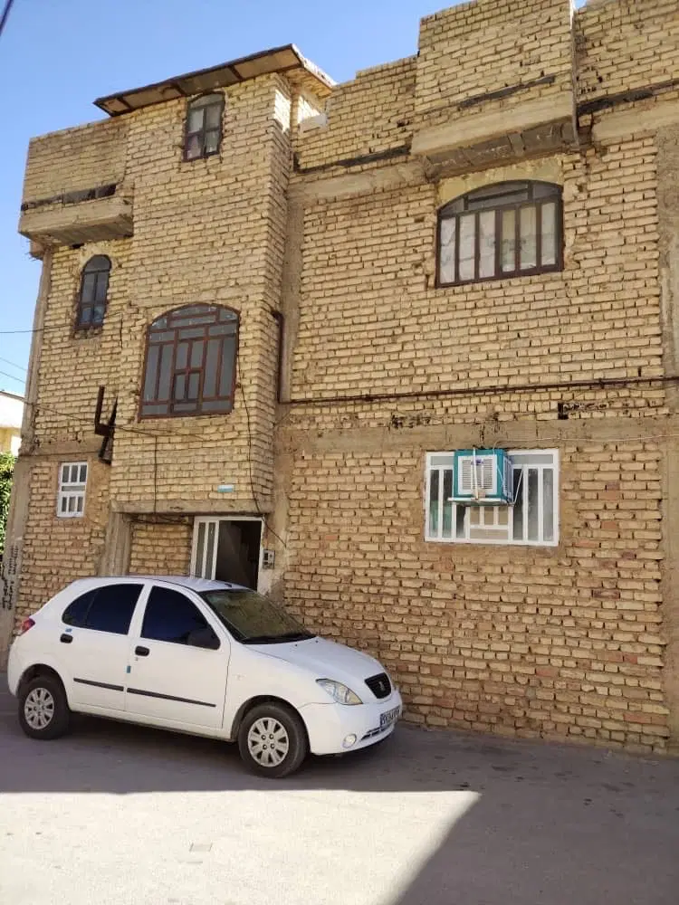 منزل دو طبقه سر نبش