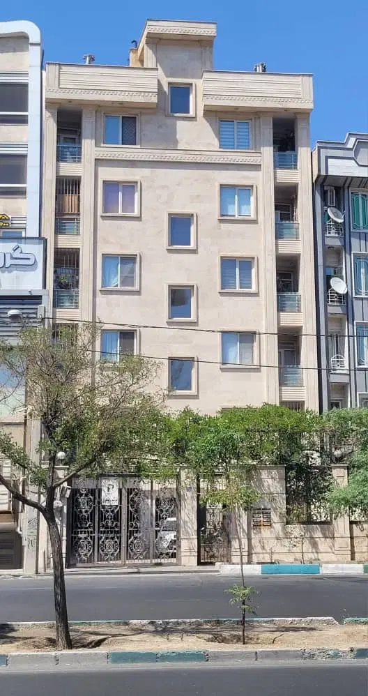 ۳۵۰ متر تجاری آماده واگذاری مناسب کافی شاپ