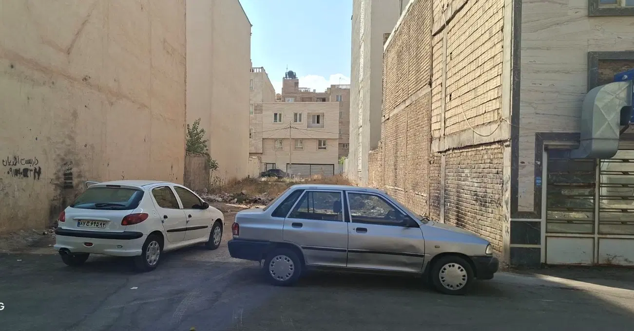 زمین ۲۴۰متری خیابان مشکل گشاه