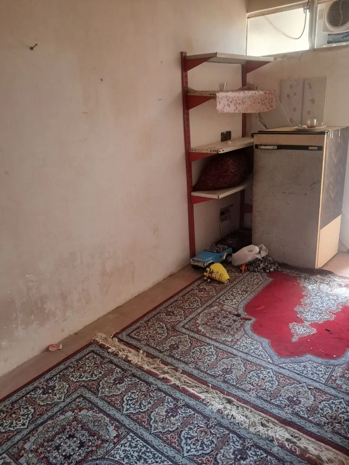 یک اطاق ۳در۴مشترک در حیاط جهت اجاره