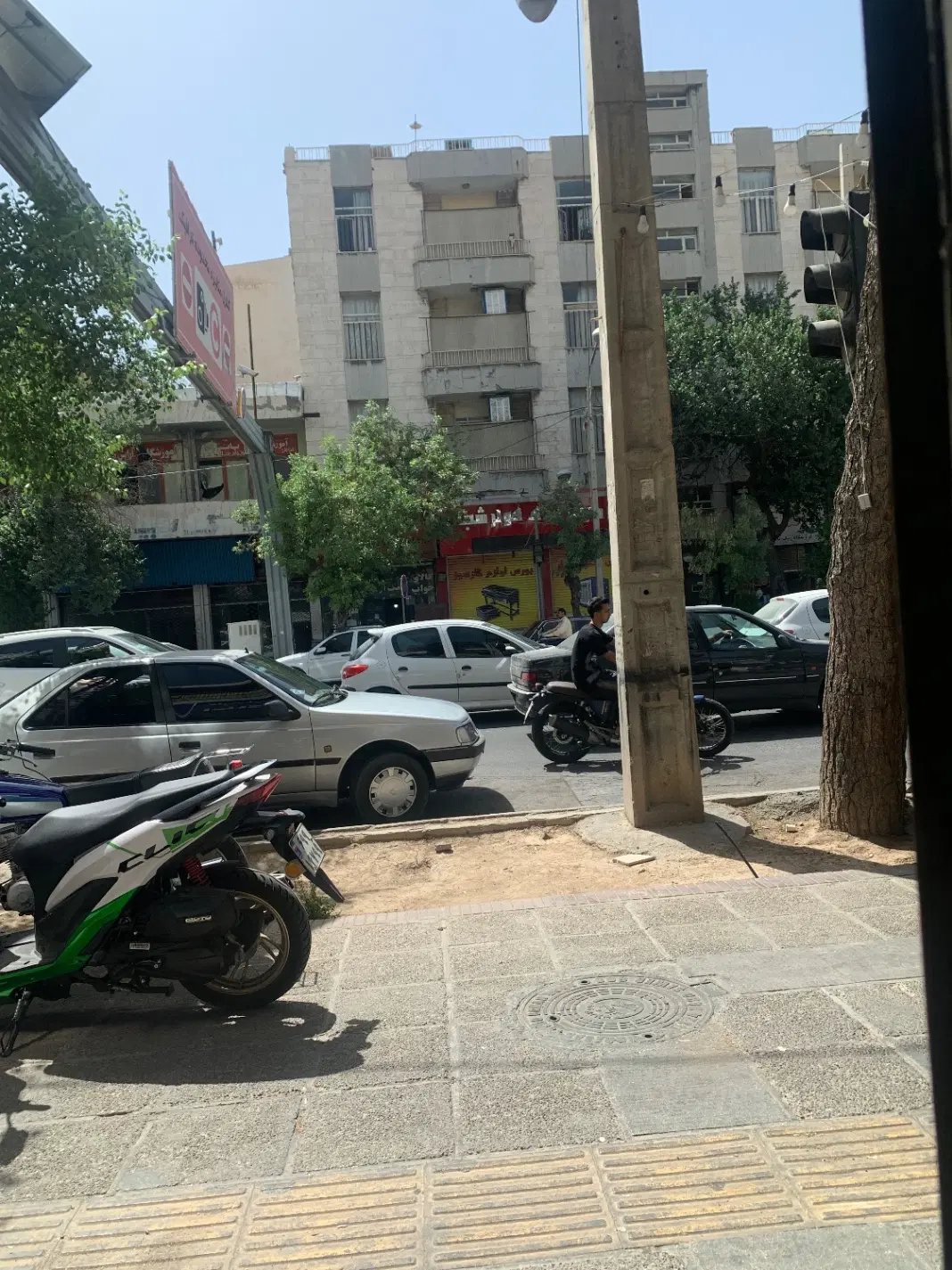 مغازه دو دهنه