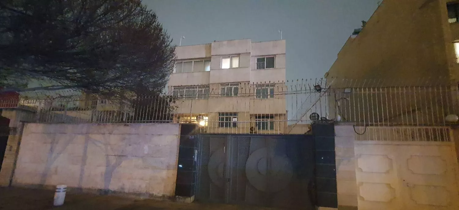 ویلایی 300متراوایل هاشمیه دوکله3واحدبنا با آسانسور