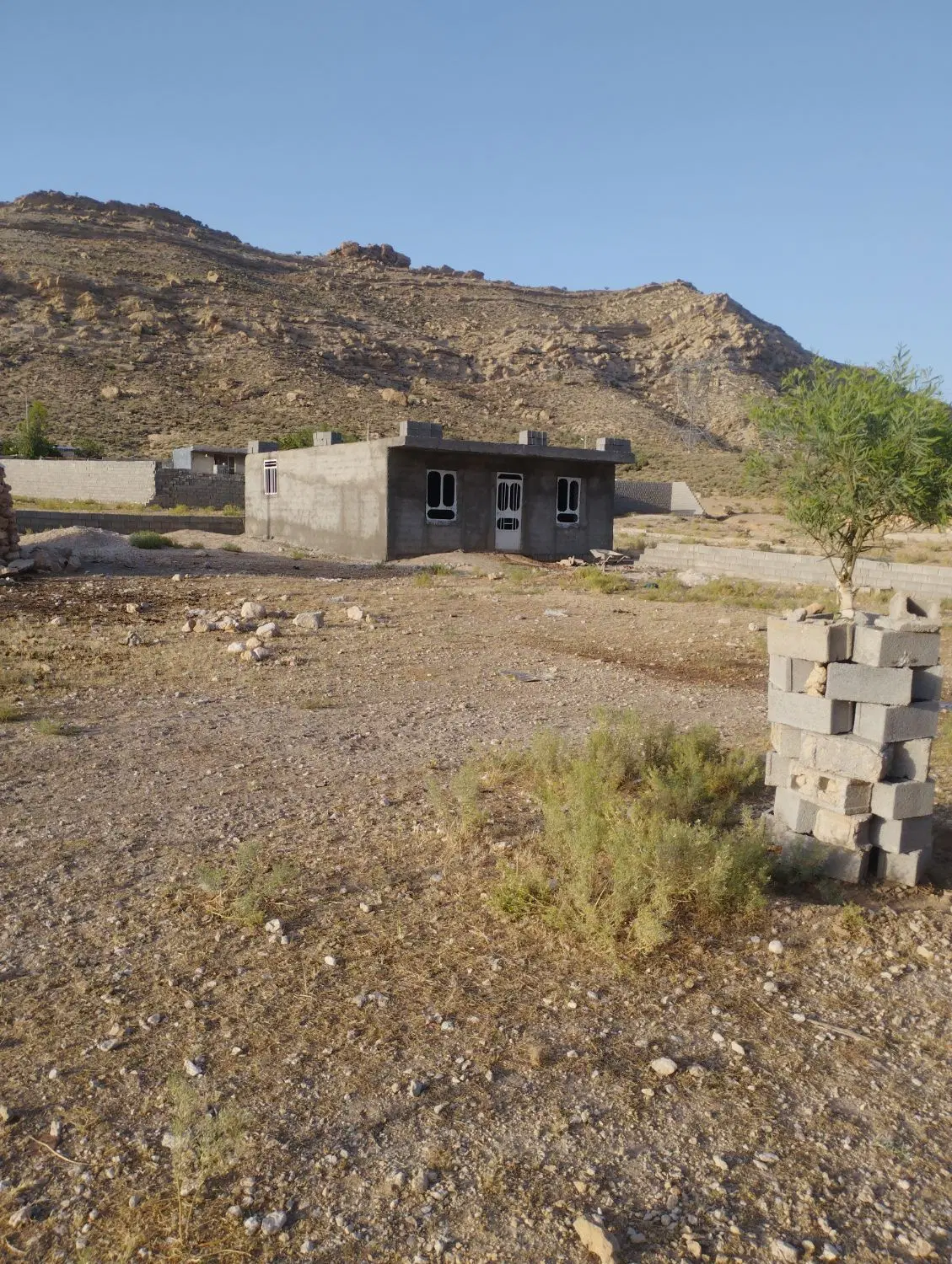 فروش یک ساختمان نیمه کاره