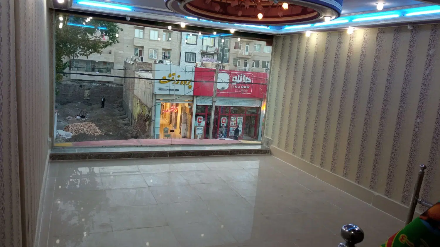 فروش مغازه۹۶متر تجاری در دانش
