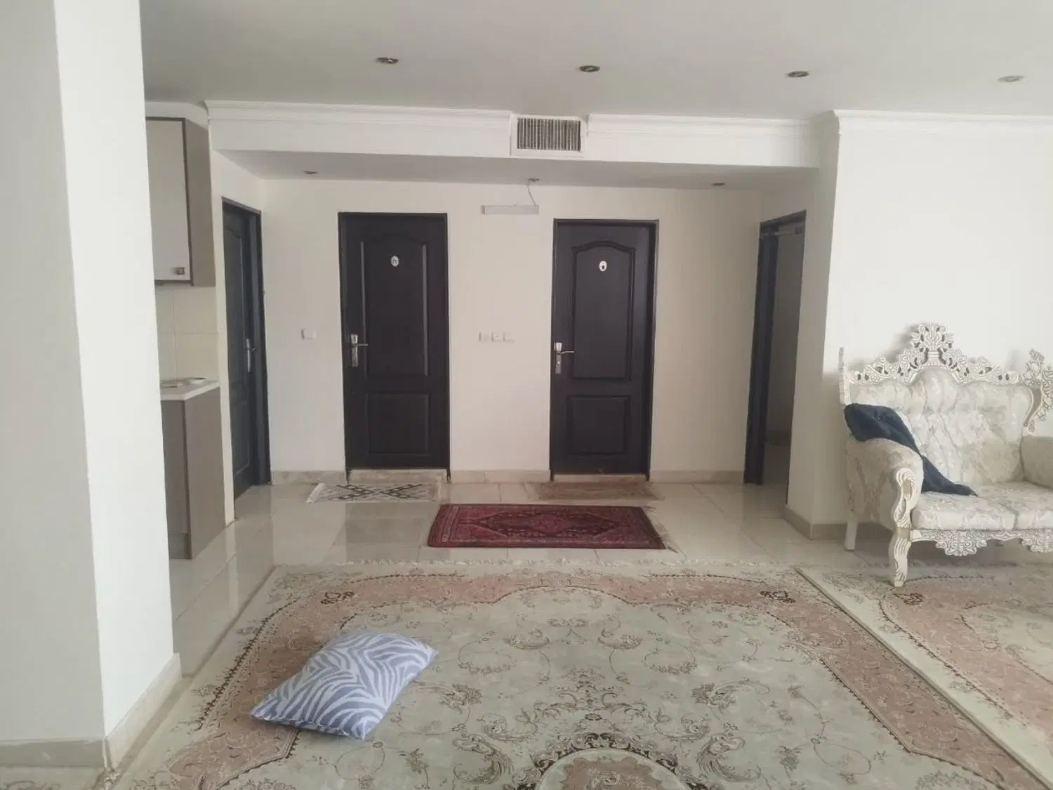 ۱۲۰ متر   پارکینگ اختصاصی