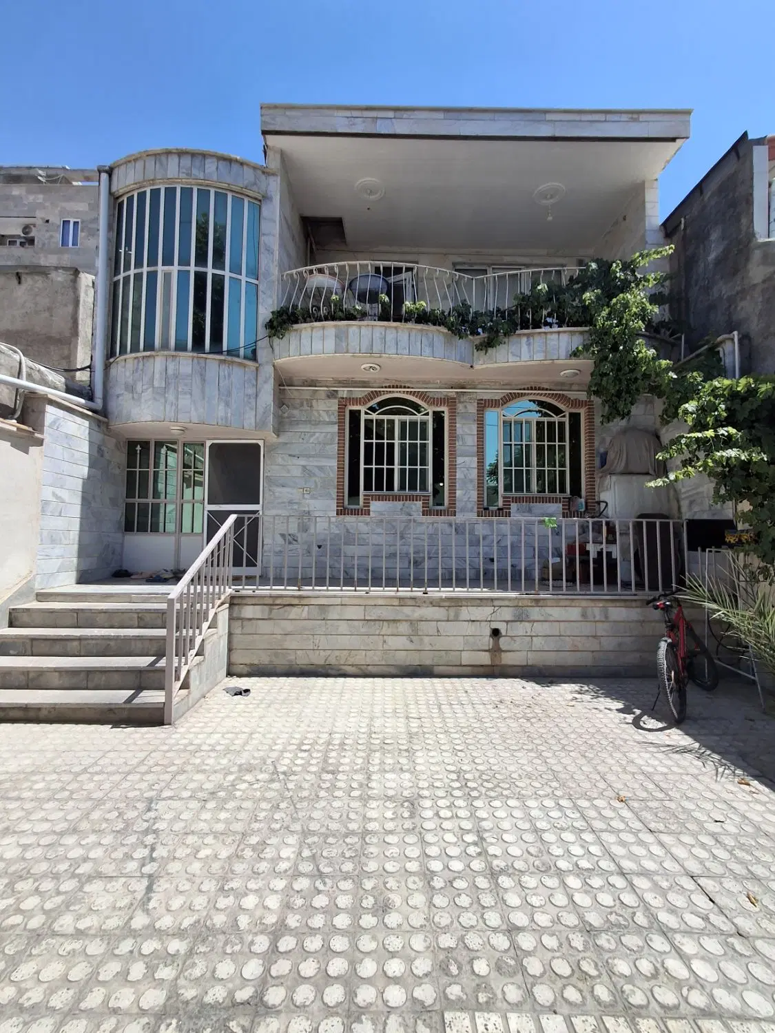اجاره خانه دو خواب در خیابان معلم