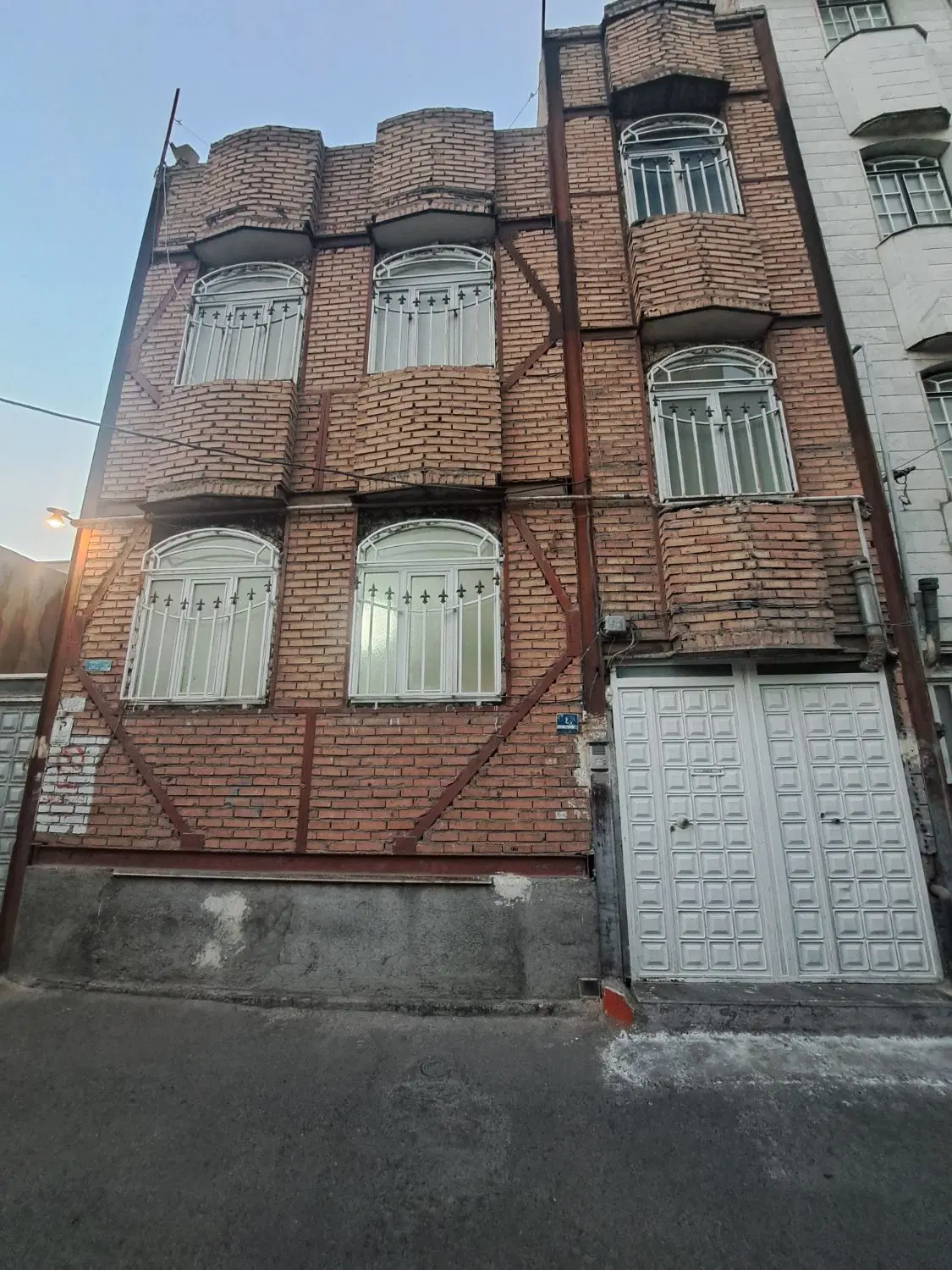 آپارتمان‌تک‌واحدی، تک‌خواب، ۸۰متر، غرق‌درنور